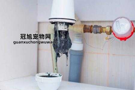 水龙头打开时上面往外冒水(难道是管道堵塞了)