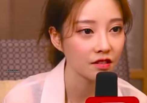 冯提莫回应打赏风波：明确表示钱已退回，未发生关系