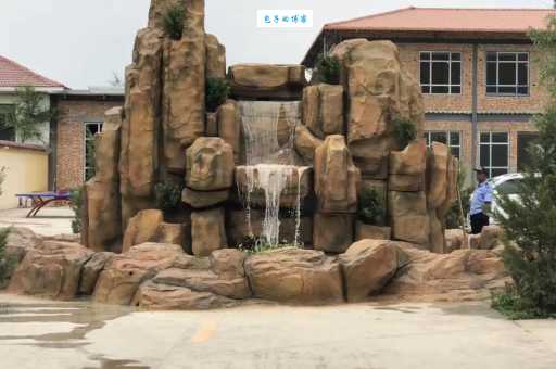 人造假山：新型建筑材料，打造逼真景观！