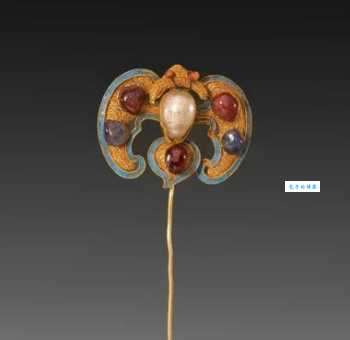 裁红点翠打一生肖谜底大公开你猜对了吗